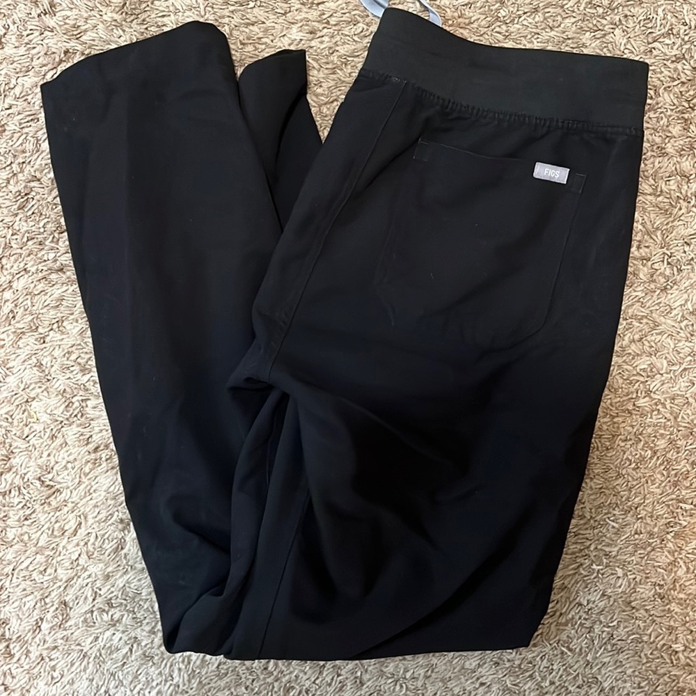 Barely worn size M straight leg Figs scrubs